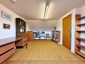 Photo 25- click for photo gallery